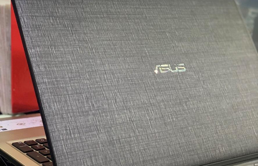 چطور از خط‌وخش و استهلاک بدنه لپ‌تاپ جلوگیری کنیم؟